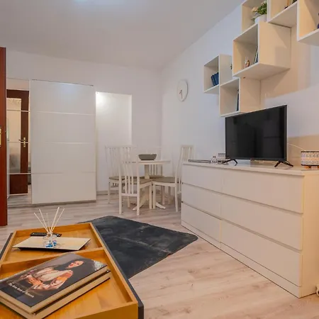 公寓 Velaris Collection I 2Br Luxury I 5Min Metro I Central District *