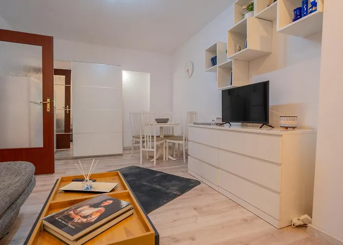 公寓 Velaris Collection I 2br Luxury I 5min Metro I District *