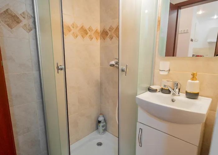 Velaris Collection I 2br Luxury I 5min Metro I District 公寓 *