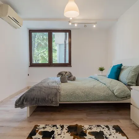 Velaris Collection I 2br Luxury I 5min Metro I District * Бухарест