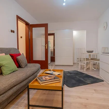Velaris Collection I 2br Luxury I 5min Metro I District Апартаменти *